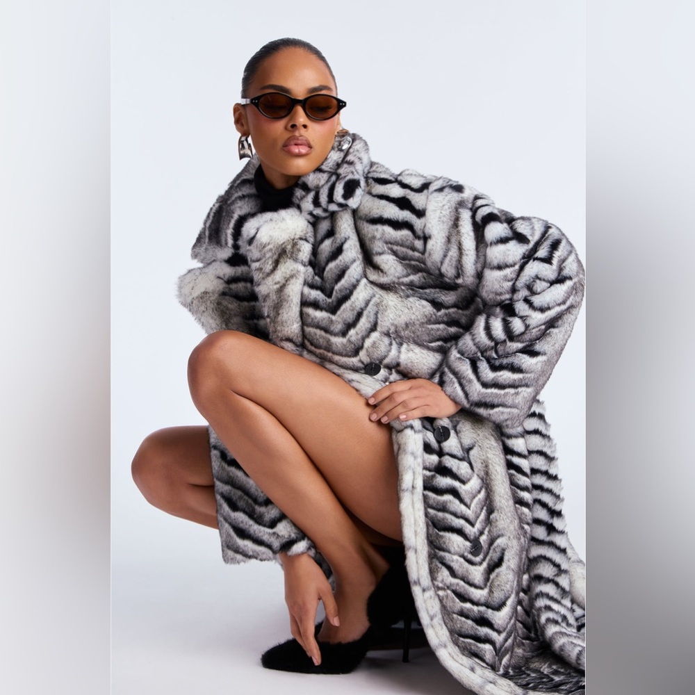 NWT Fashion Nova Black and White Faux Fur Coat 2X